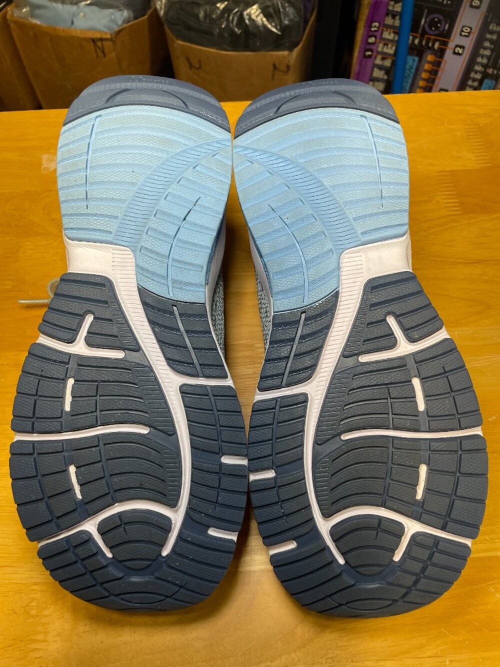 New Balance 847v4 Walking Shoes Sneakers Womens Size 9 D Light Aluminum WW847LG4 - Picture 10 of 15